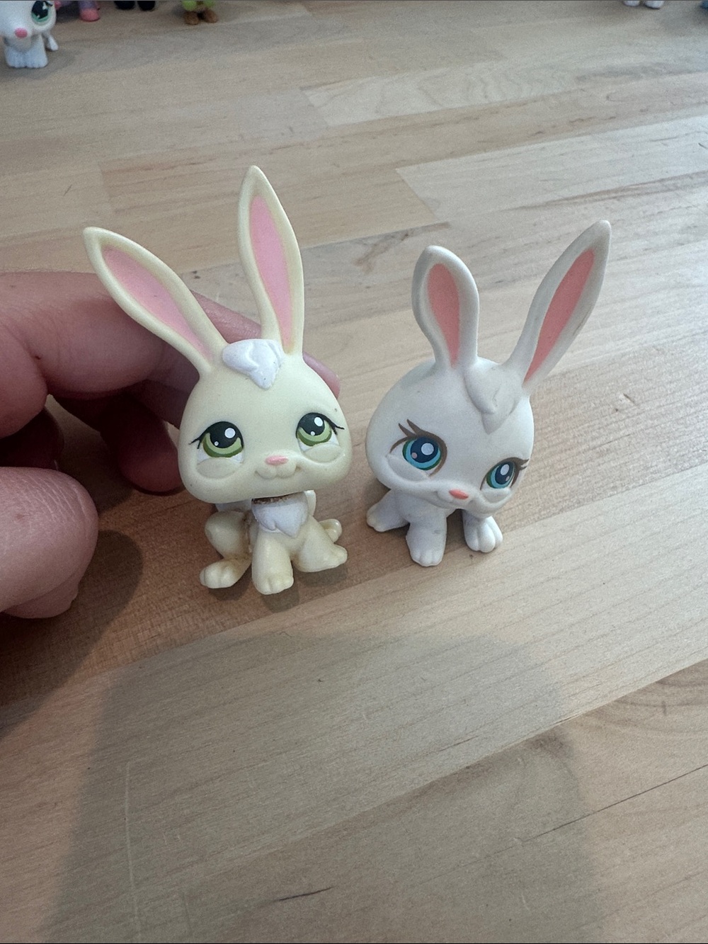 Littlest Pet Shop Bunny Rabbits Lot #1